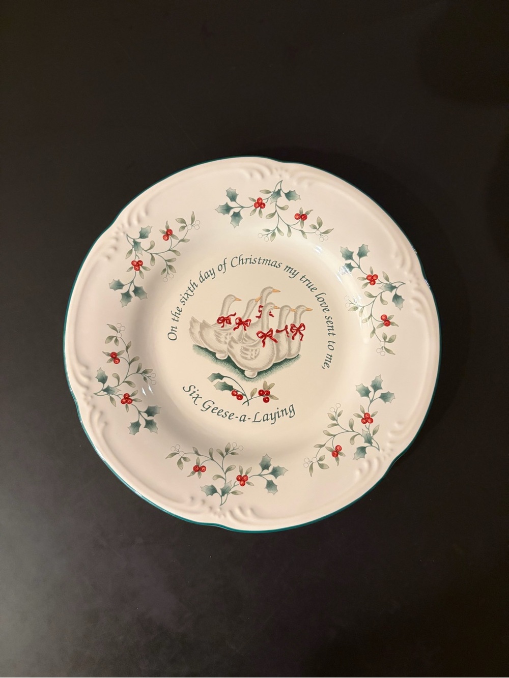 Pfaltzgraff Winterberry 12 Days of Christmas Six Geese-a-Laying 8 in Salad Plate